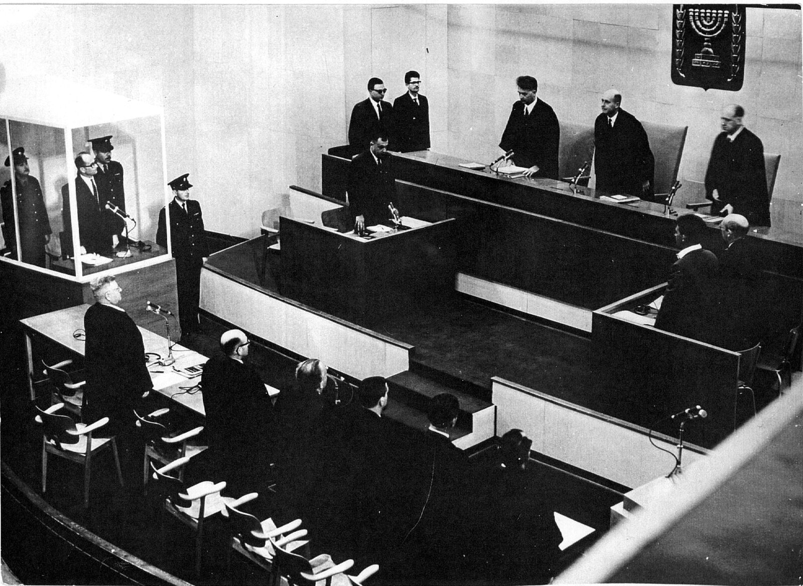 Photo Un spécialiste, portrait d'un criminel moderne 4